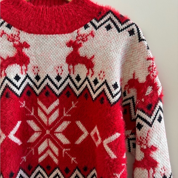 Cozy reindeer sweater - Picture 4 of 11